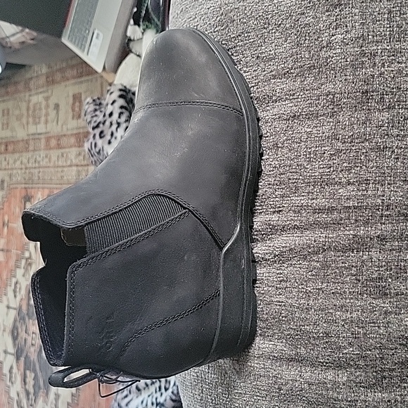 Sorel boots - Picture 2 of 5